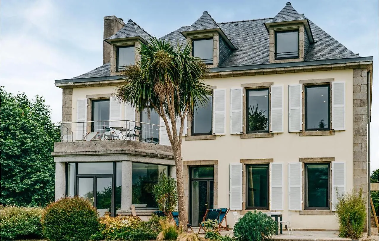 Stunning Apartment In Concarneau With Sauna